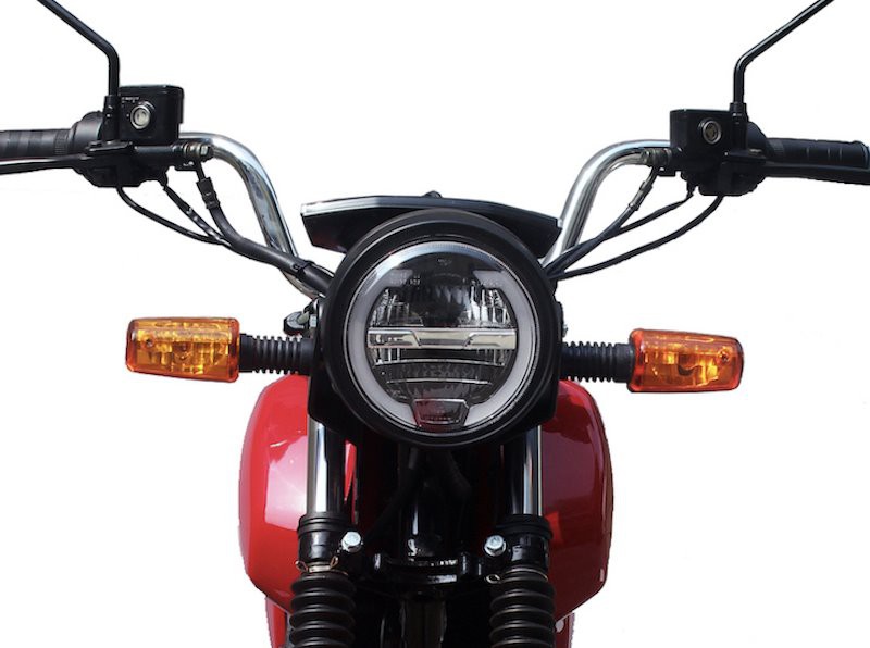 The design of the headlight is simple yet beautiful, and the high beam is bright with a good throw and illuminates the road ahead very well
